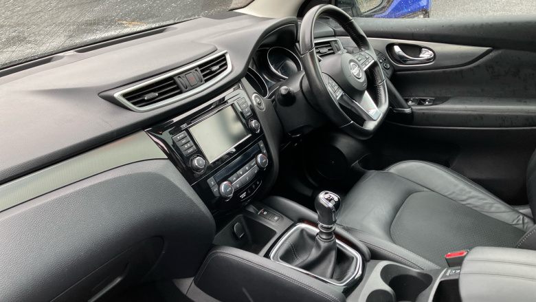 Nissan Qashqai 1.3 DiG-T Tekna 5dr Petrol Hatchback